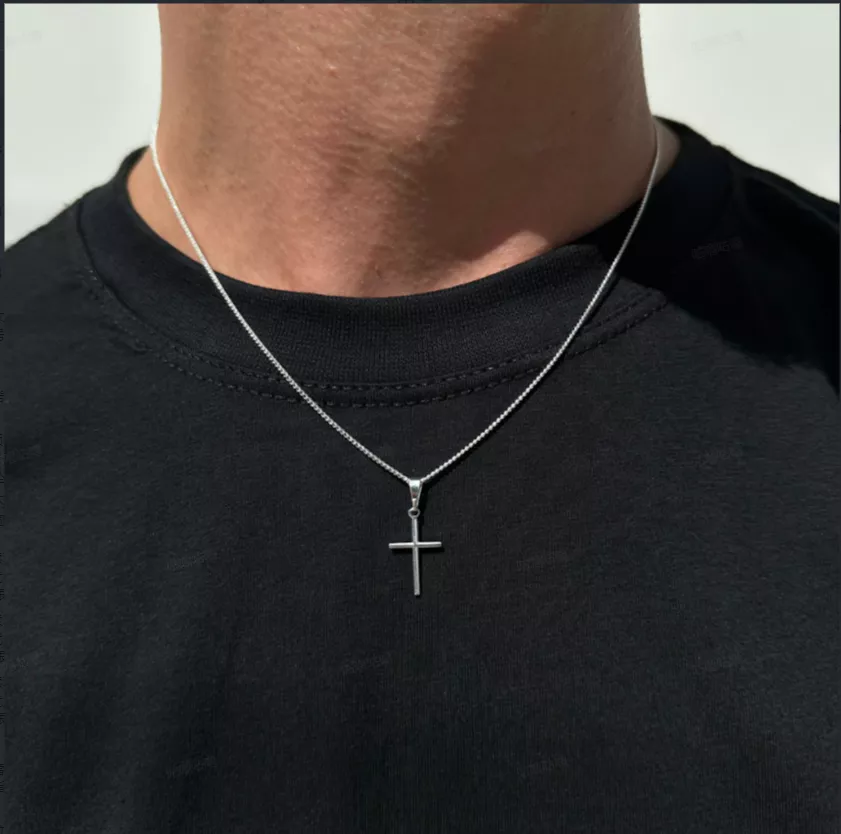 Colar Minimalista com pingente de cruz